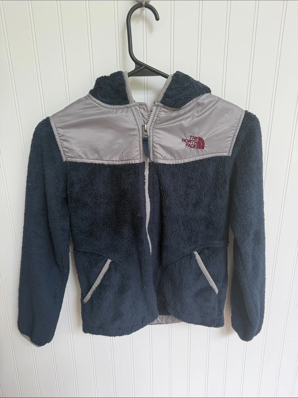 (307)The North Face Navy and Gray Kids Fleece Jacket